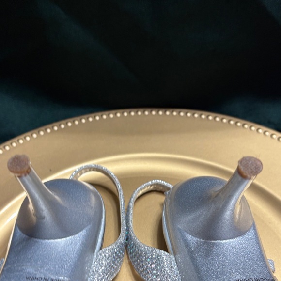 🖤Silver Slippe Elegant Silver Heels🖤 - Picture 7 of 8